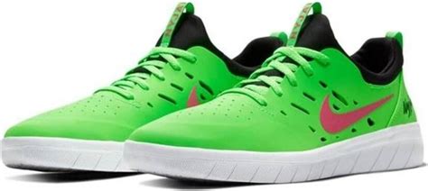 nike sportschoenen groen|Nike groene schoenen.